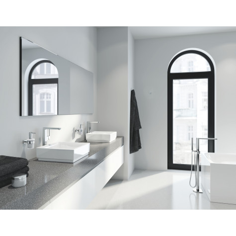 Смеситель для ванны Grohe Plus однорычажный, напольный монтаж (23846003)