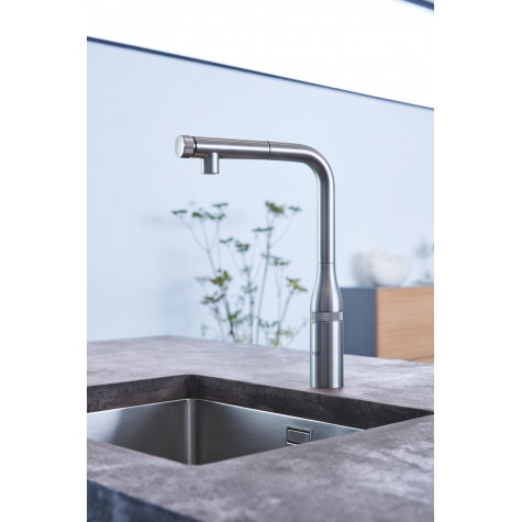 Змішувач для кухні з висувним виливом Grohe Essence SmartControl (31615DC0)